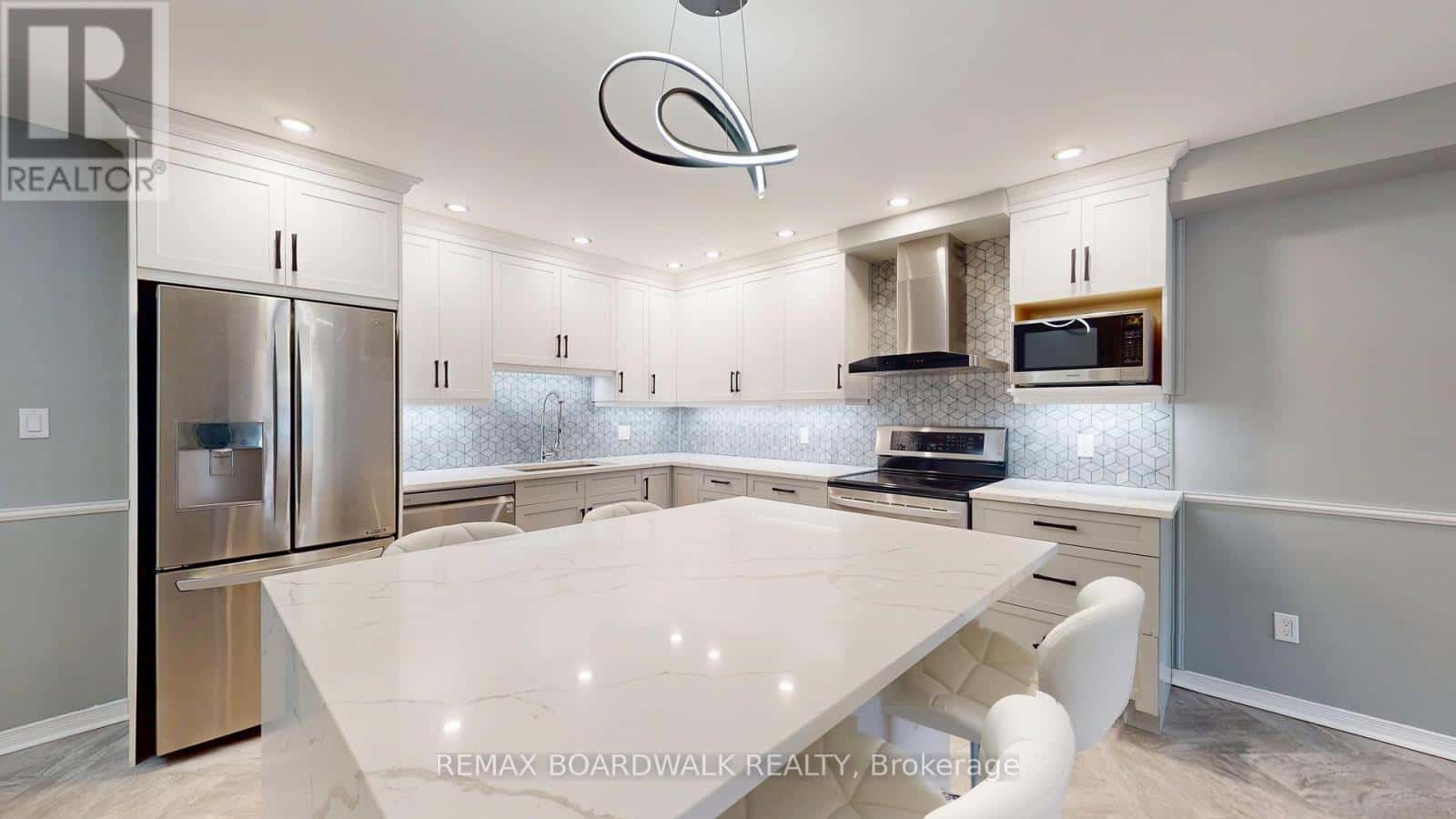 403 - 21 LISTON AVENUE — Brockville, Ontario - Photo 4 of 24