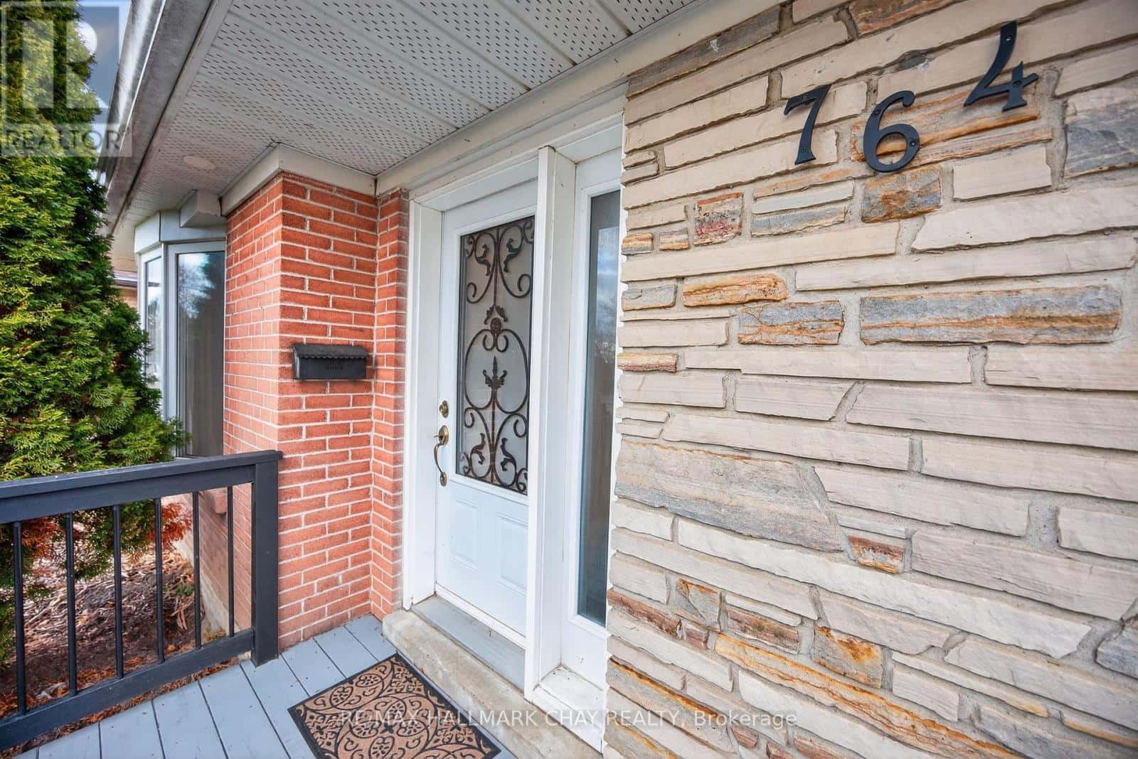 764 BOTANY HILL CRESCENT — Newmarket (Huron Heights-Leslie Valley), Ontario - Photo 2 of 27