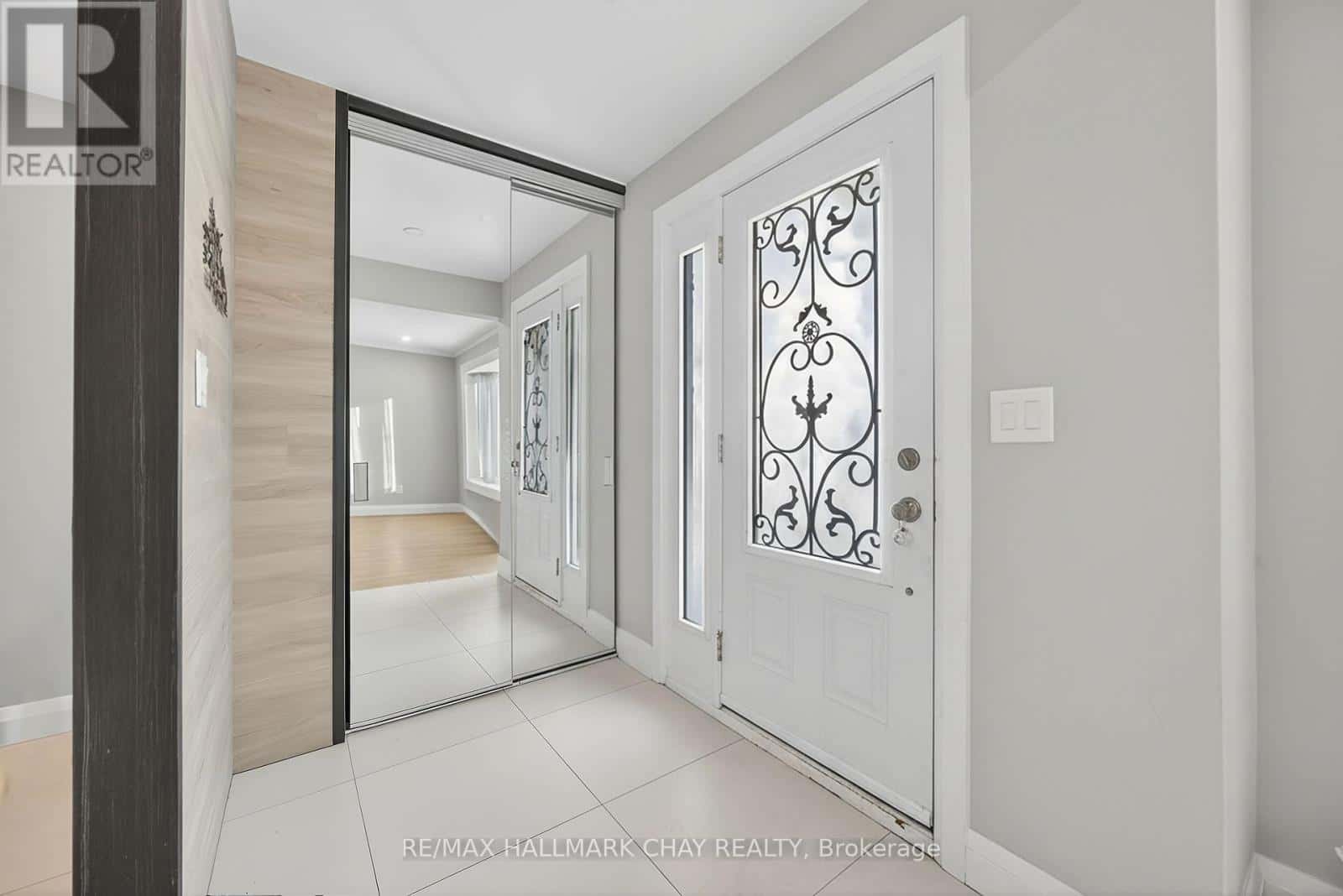 764 BOTANY HILL CRESCENT — Newmarket (Huron Heights-Leslie Valley), Ontario - Photo 3 of 27