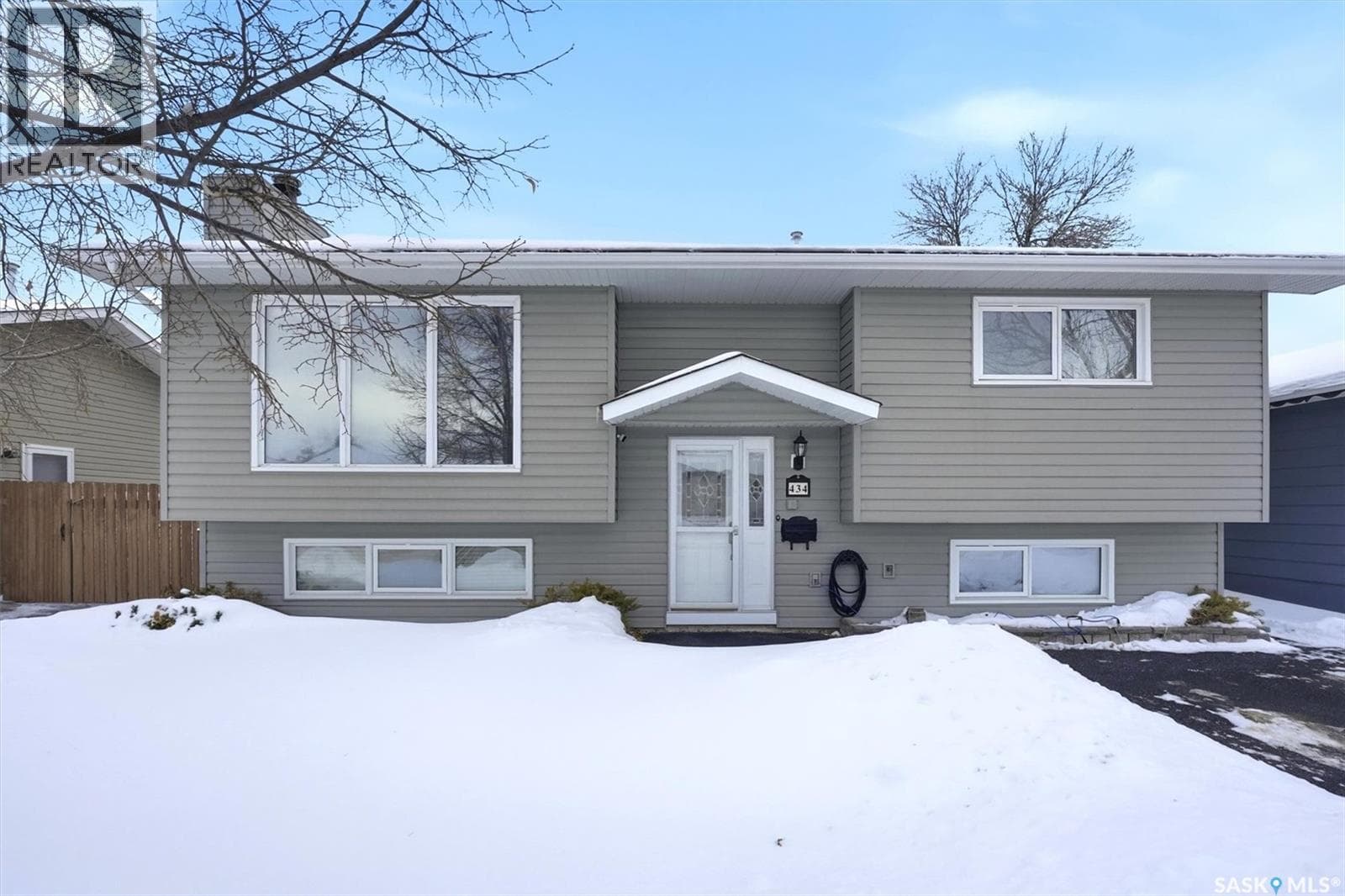434 Langevin CRESCENT — Saskatoon, Saskatchewan - Main photo