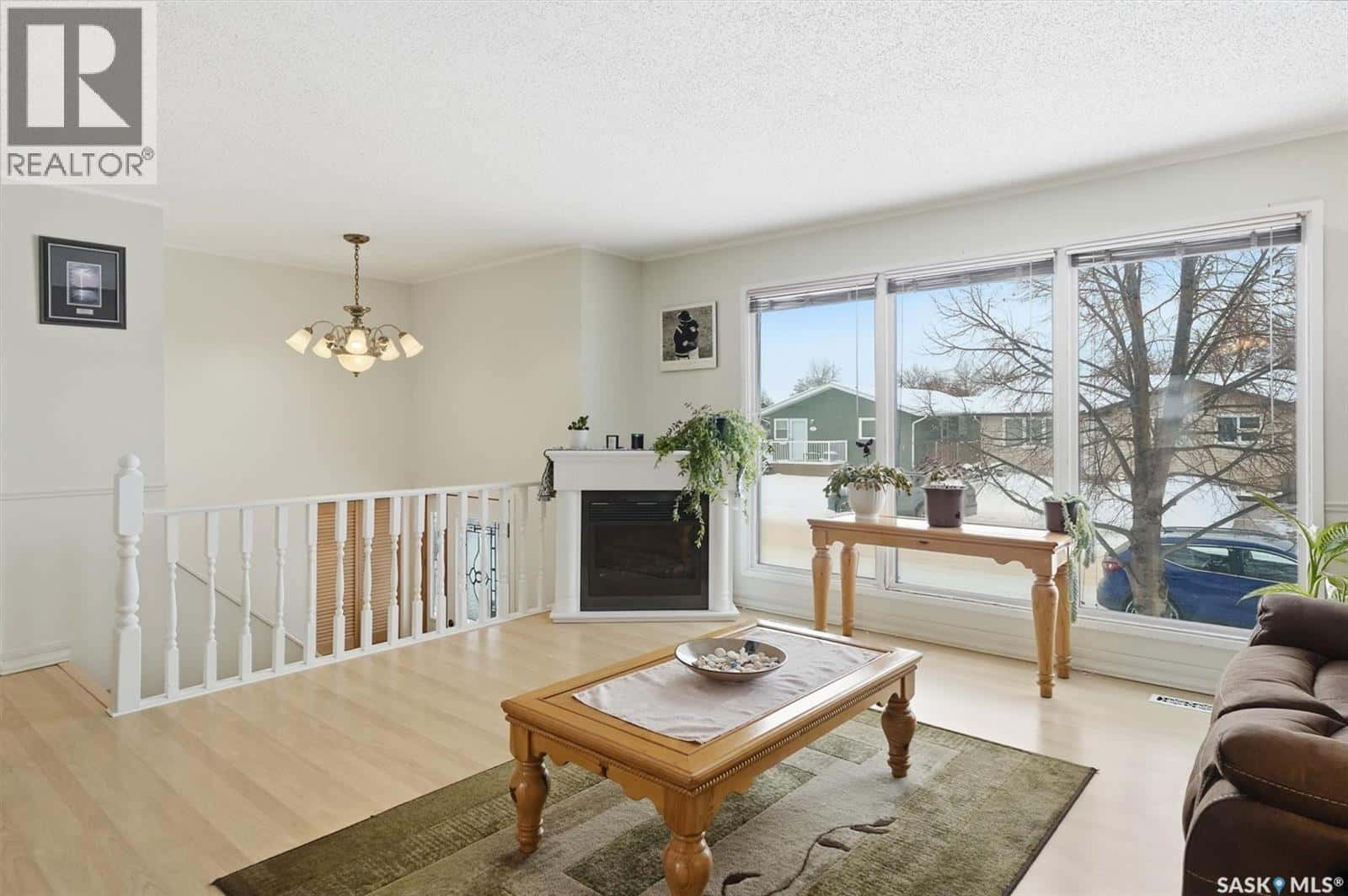 434 Langevin CRESCENT — Saskatoon, Saskatchewan - Photo 2 of 42