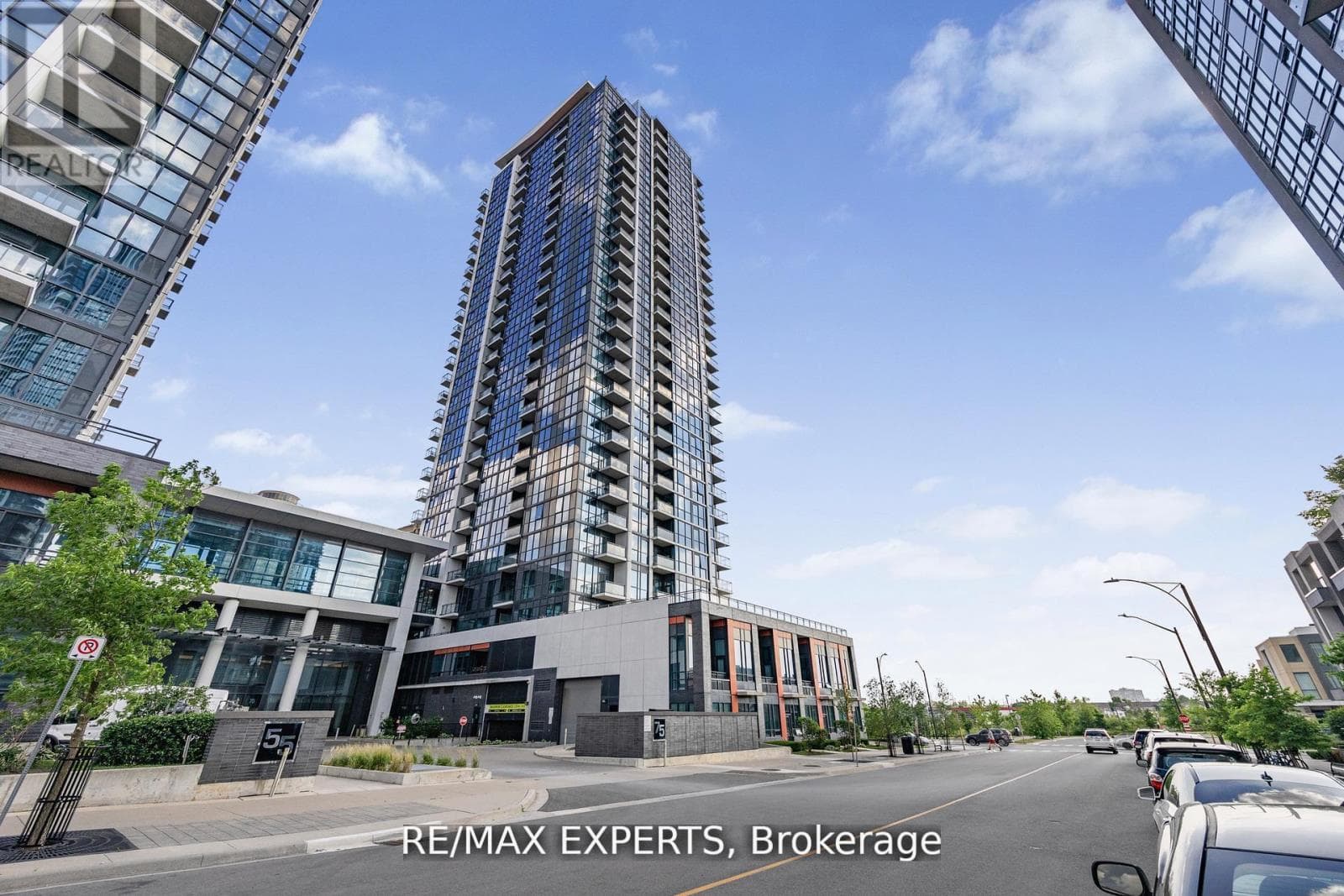 2408 - 75 EGLINTON AVENUE W — Mississauga (Hurontario), Ontario - Main photo