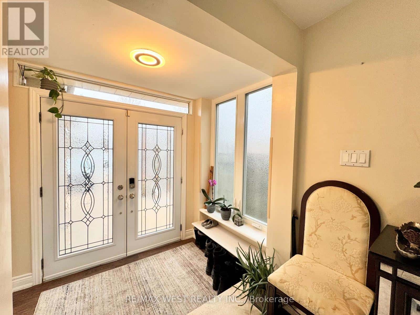 482 LAURENTIAN AVENUE — Mississauga (Hurontario), Ontario - Photo 3 of 41