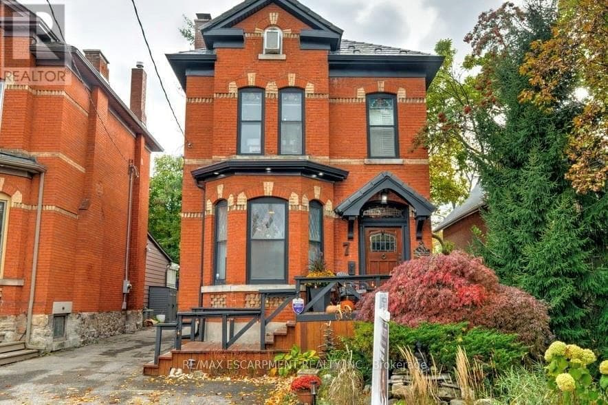 7 HOMEWOOD AVENUE — Hamilton (Kirkendall), Ontario - Main photo