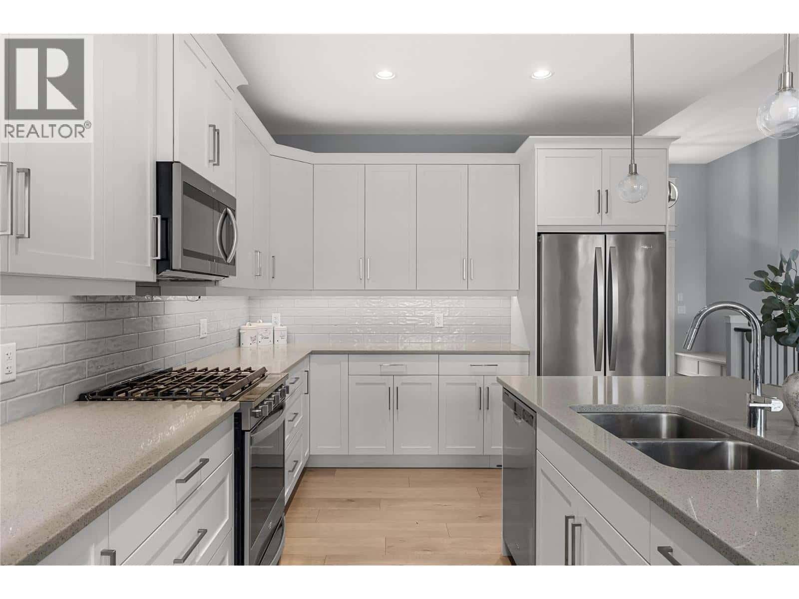 2573 Crown Crest Drive — West Kelowna, British Columbia - Photo 4 of 49