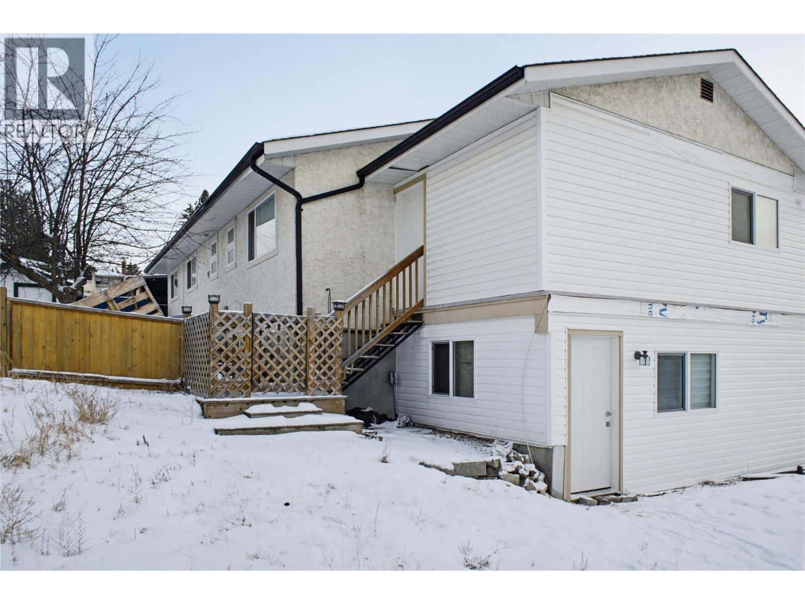 748 GLENEAGLES Drive — Kamloops, British Columbia - Photo 2 of 24