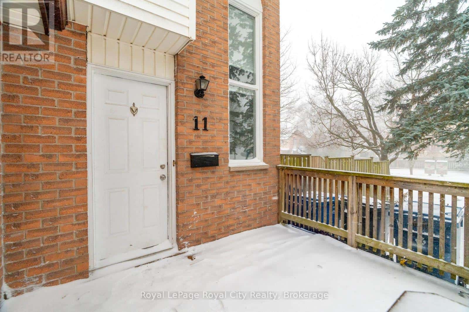 11 SAGEWOOD PLACE — Guelph (Kortright West), Ontario - Photo 4 of 41