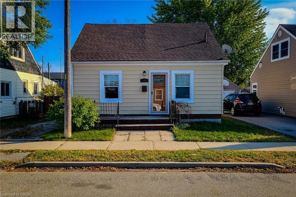 54 EIGHTH Avenue — Brantford, Ontario - Main photo