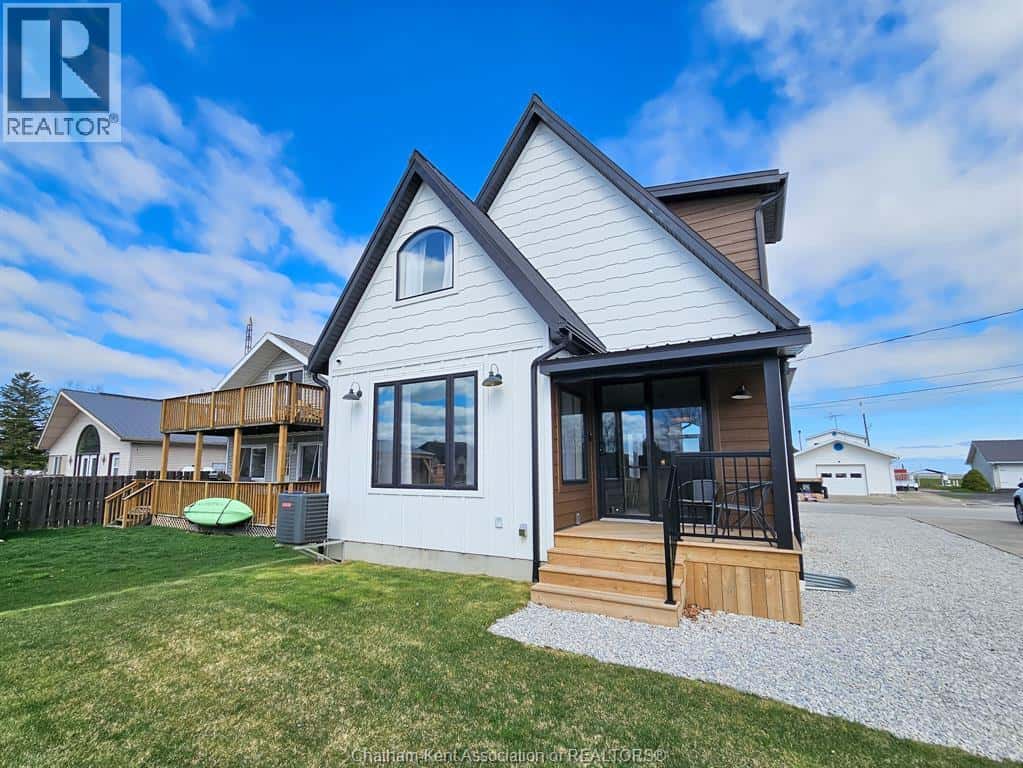 19260 Lakeside DRIVE — Lighthouse Cove, Ontario - Photo 3 of 23