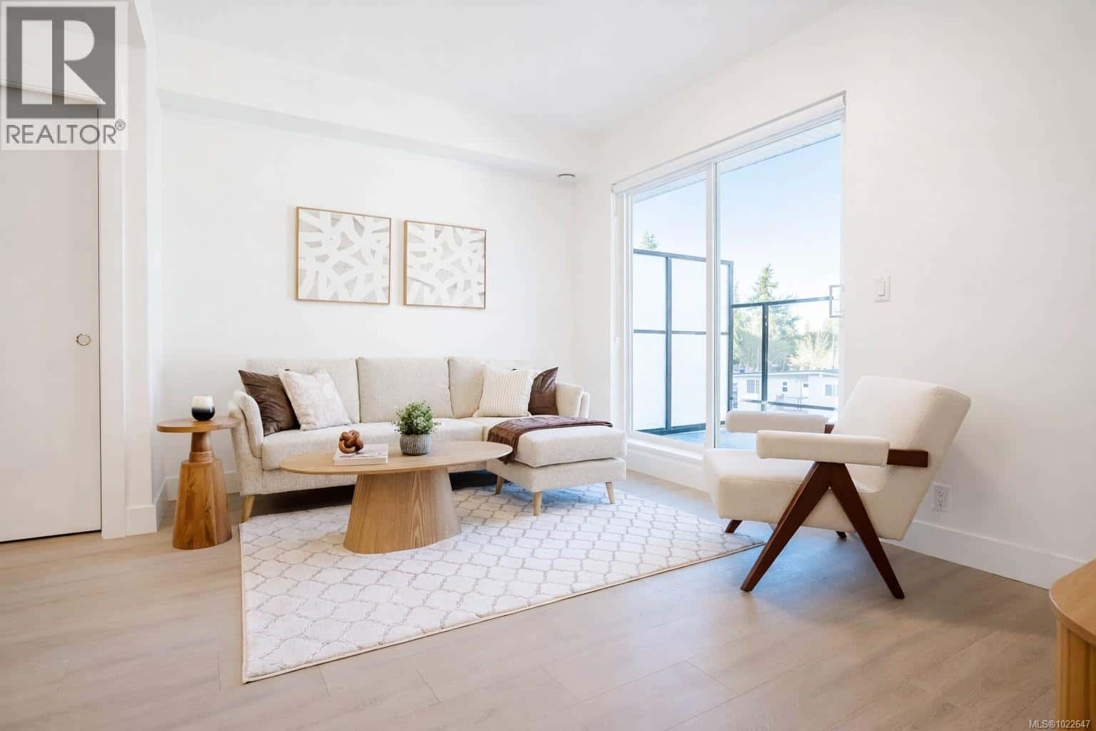 207 258 Helmcken Rd — View Royal, British Columbia - Photo 5 of 24