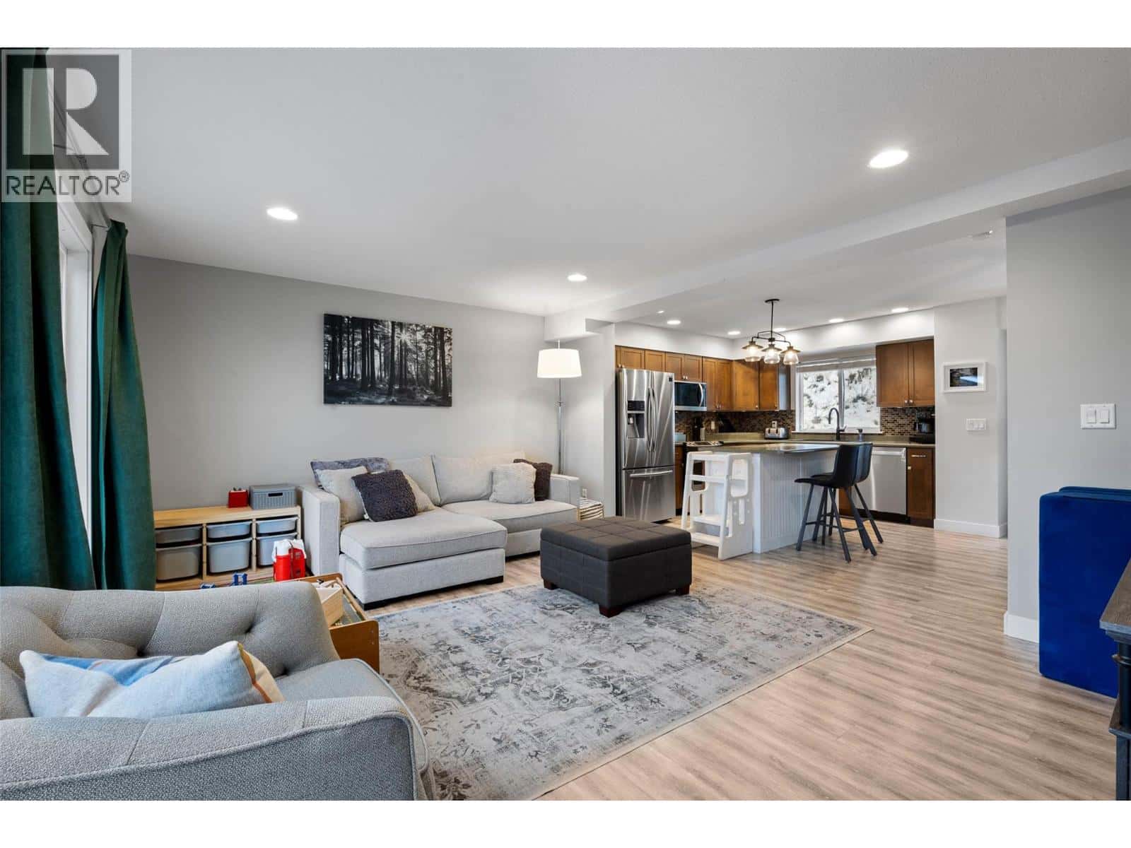 1990 PACIFIC Way Unit# 29 — Kamloops, British Columbia - Photo 3 of 26