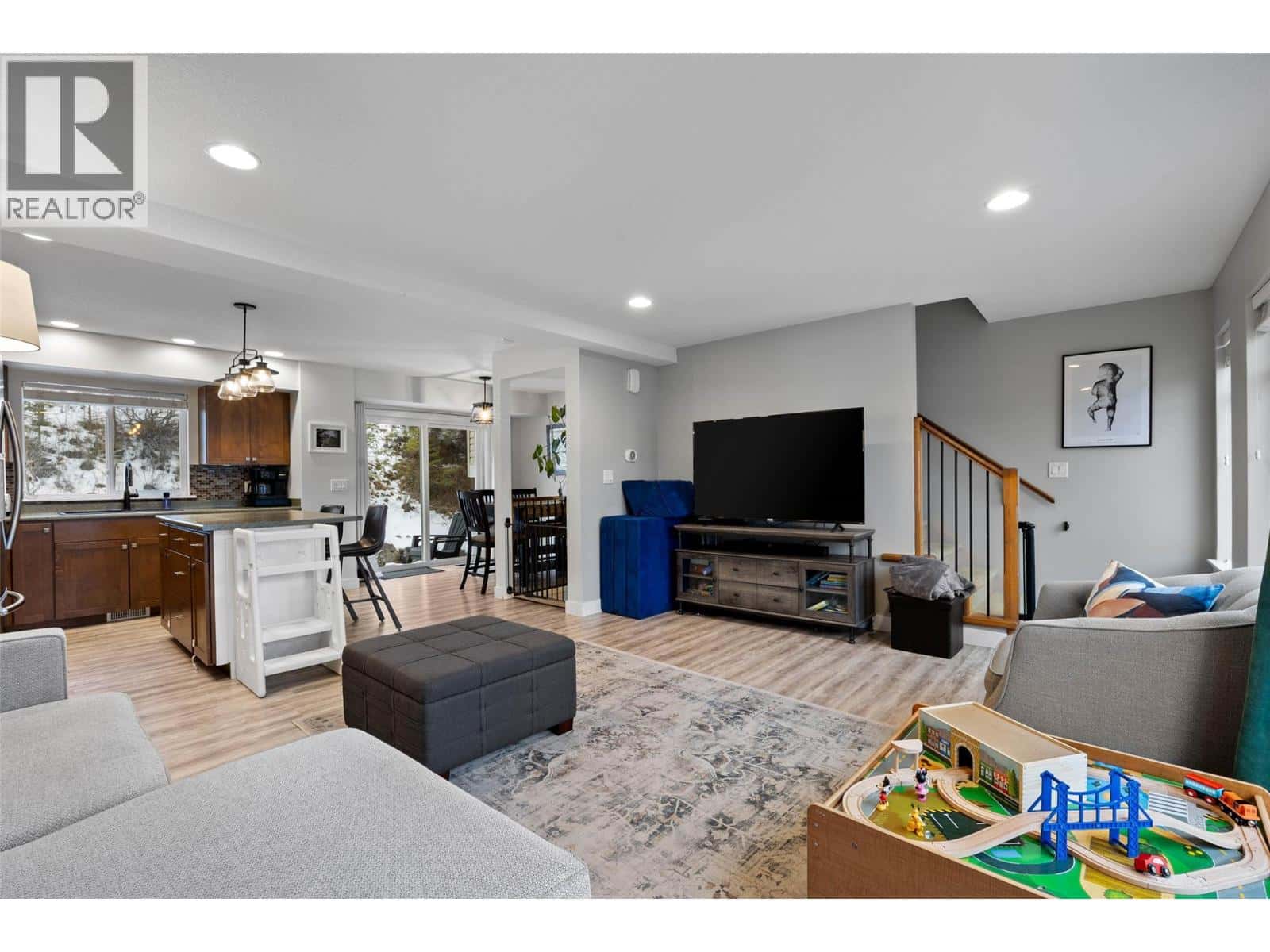 1990 PACIFIC Way Unit# 29 — Kamloops, British Columbia - Photo 4 of 26