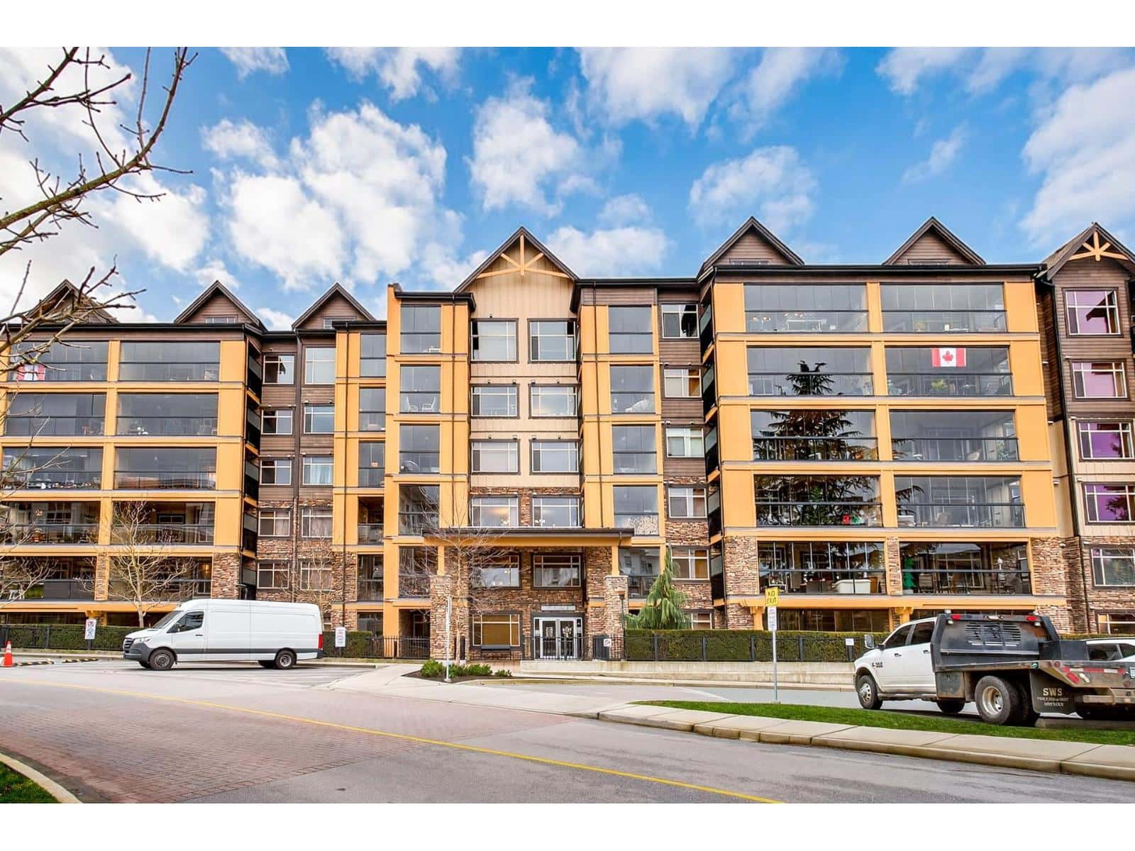 526 8157 207 STREET — Langley, British Columbia - Photo 2 of 40