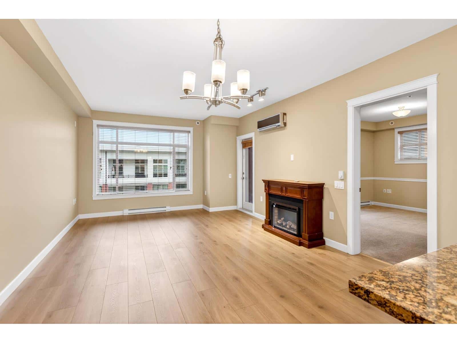 526 8157 207 STREET — Langley, British Columbia - Photo 5 of 40