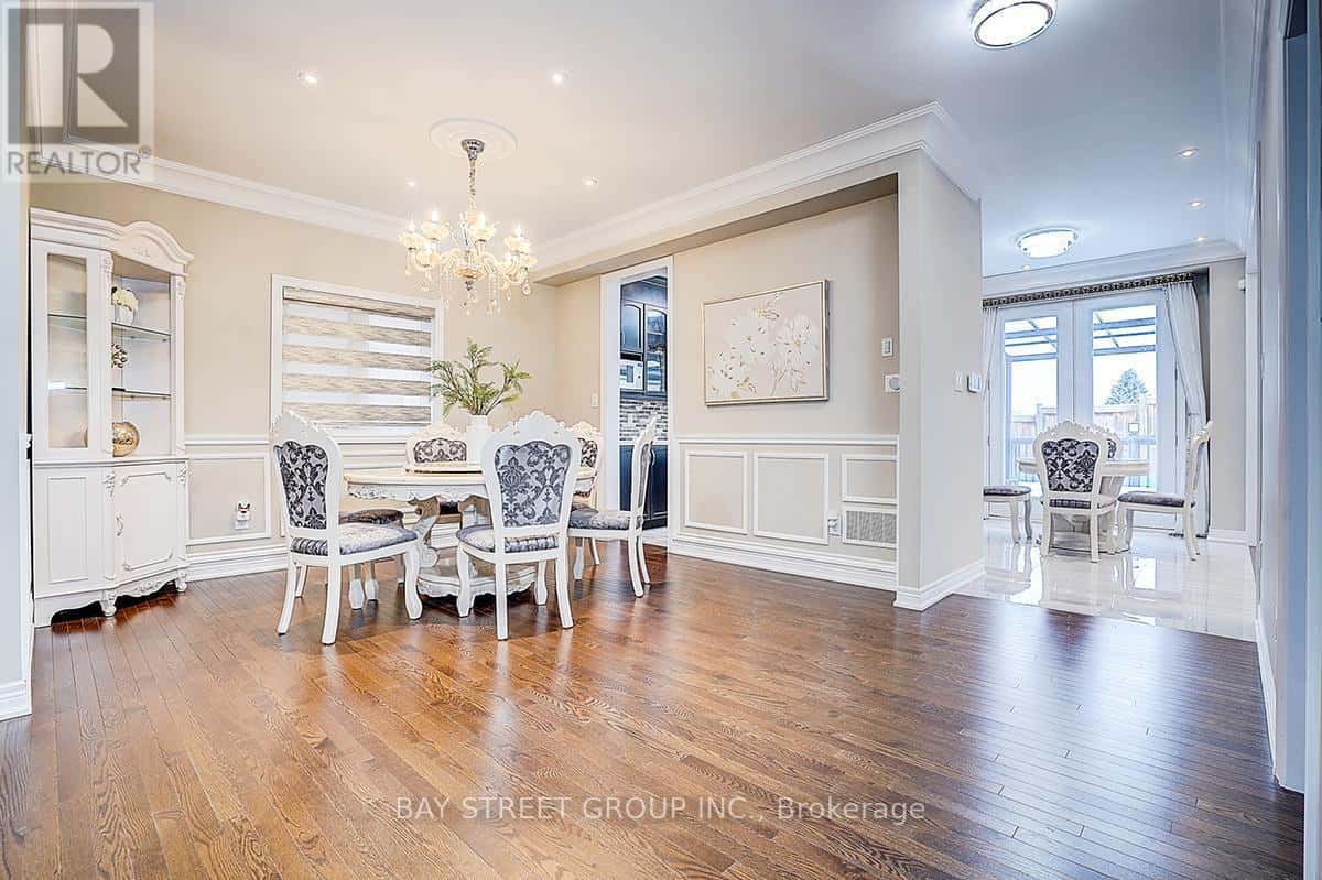 699 BAKER HILL BOULEVARD — Whitchurch-Stouffville (Stouffville), Ontario - Photo 4 of 35