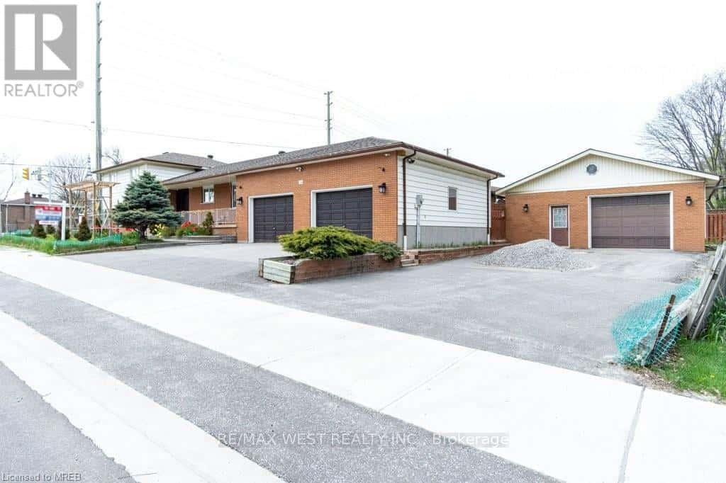 146 HARVIE ROAD — Barrie (Holly), Ontario - Photo 5 of 48