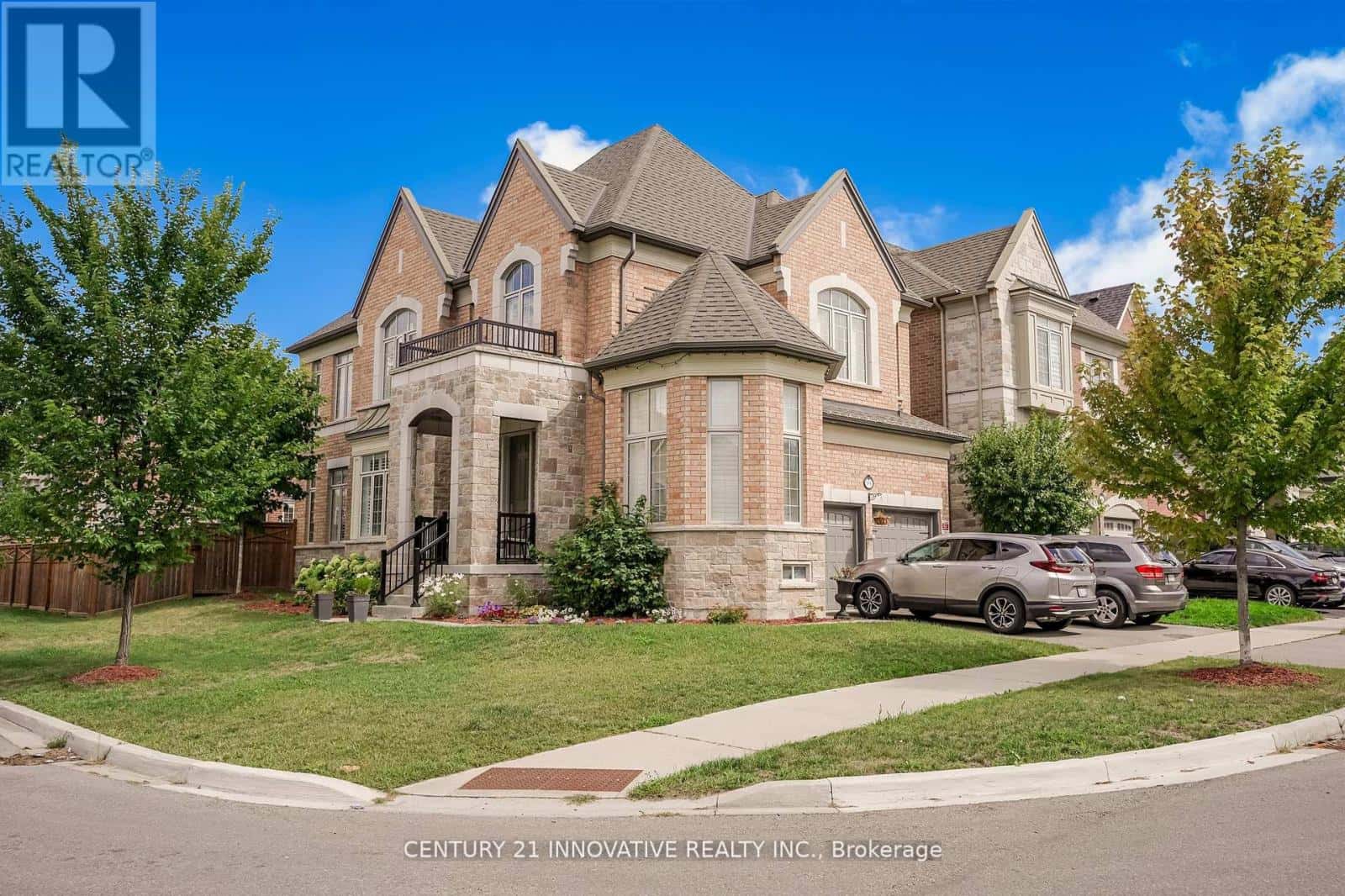 94 BRABIN CIRCLE — Whitby, Ontario - Photo 2 of 14