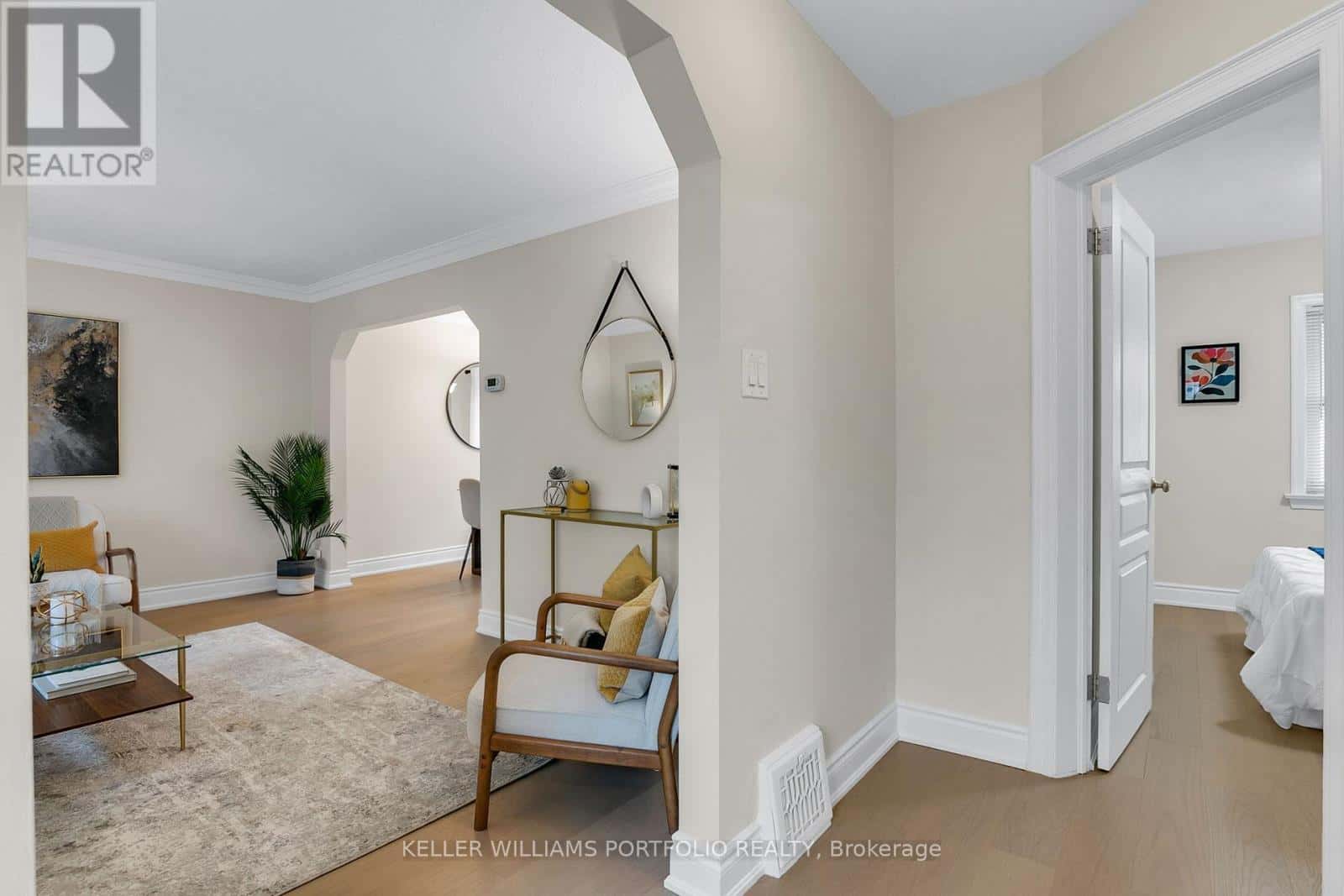 50 WILMAR ROAD — Toronto (Islington-City Centre West), Ontario - Photo 2 of 41