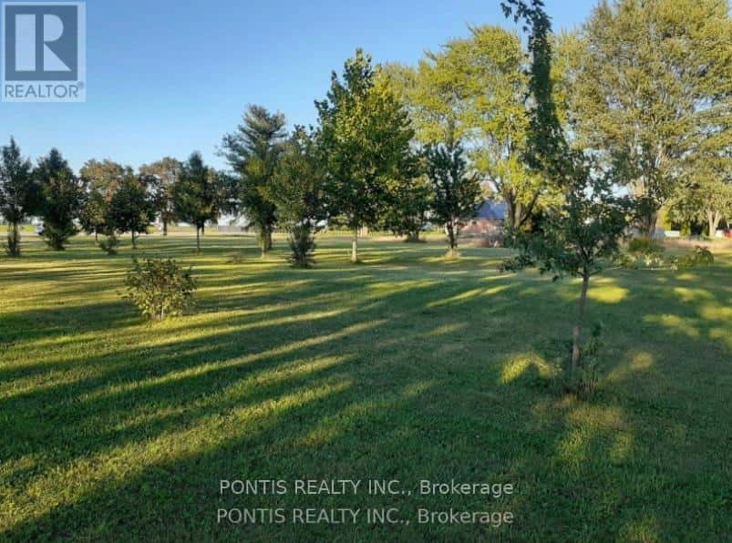 7059 DUFFERIN AVENUE — Chatham-Kent (Wallaceburg), Ontario - Photo 3 of 3