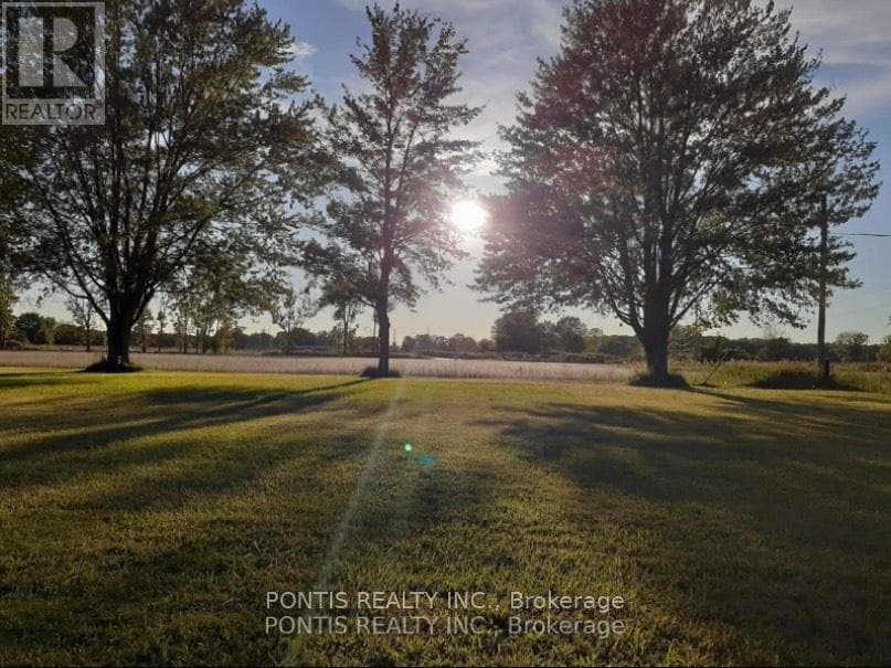 7059 DUFFERIN AVENUE — Chatham-Kent (Wallaceburg), Ontario - Main photo