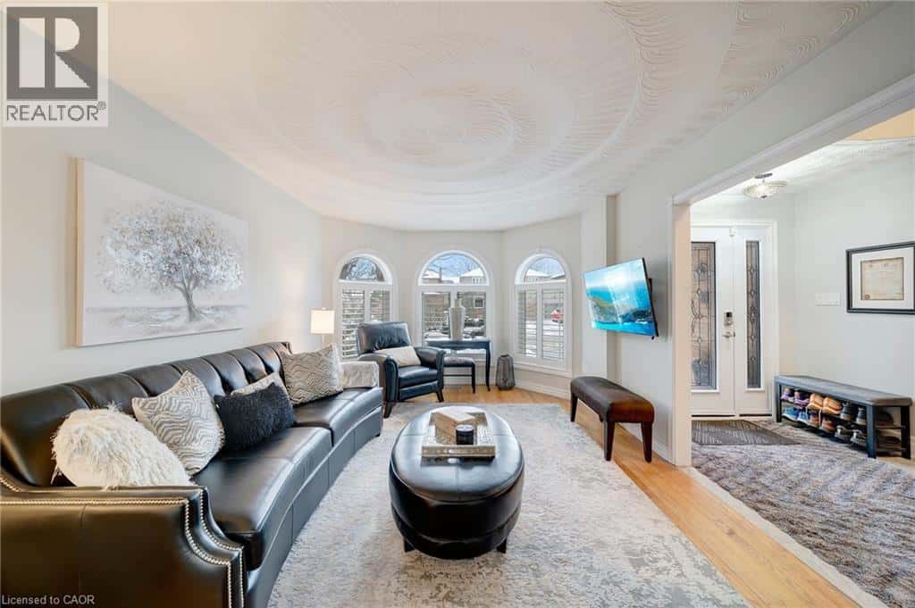 22 CASWELL Drive — Hamilton, Ontario - Photo 4 of 50