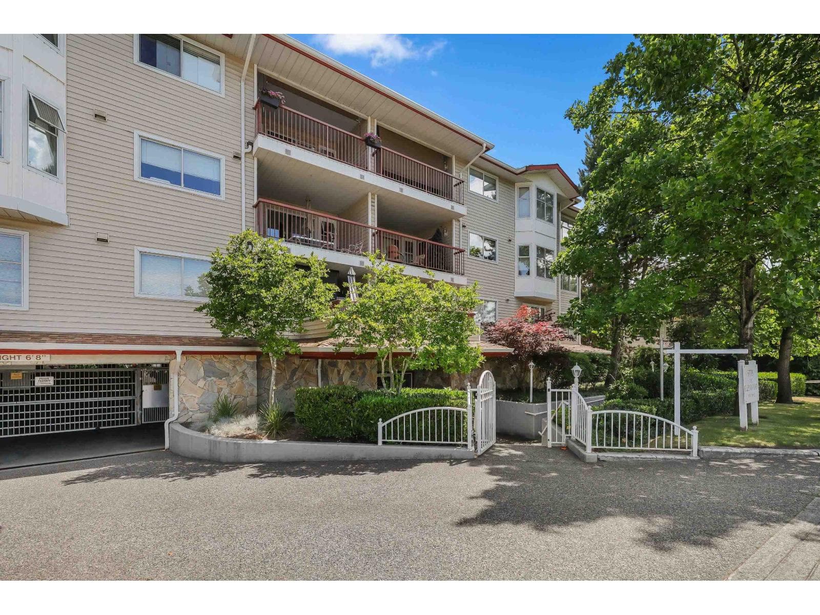 106 5776 200 STREET — Langley, British Columbia - Main photo