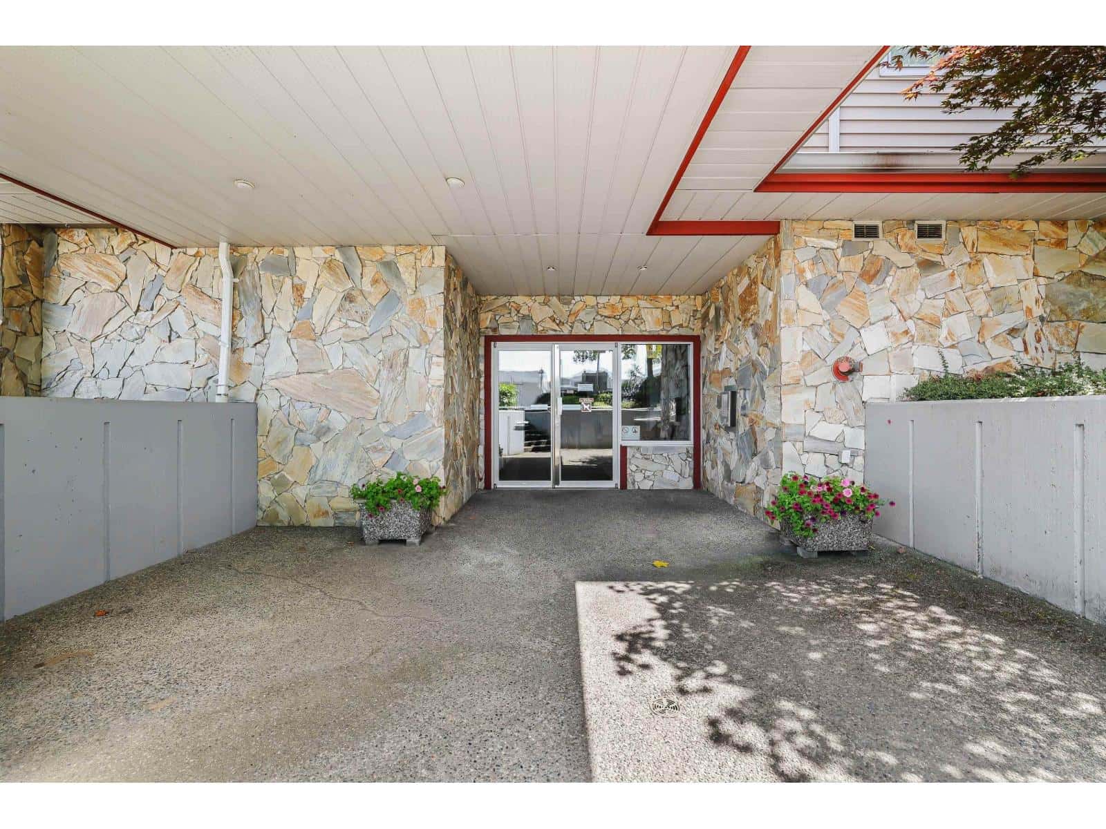 106 5776 200 STREET — Langley, British Columbia - Photo 3 of 20