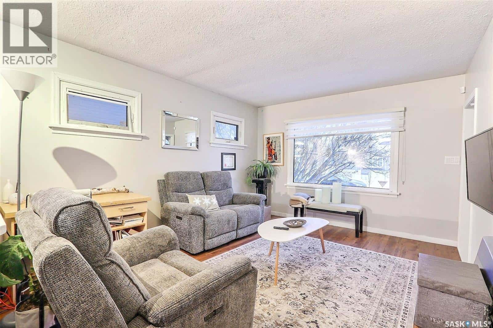 513 10th STREET E — Prince Albert, Saskatchewan - Photo 3 of 13