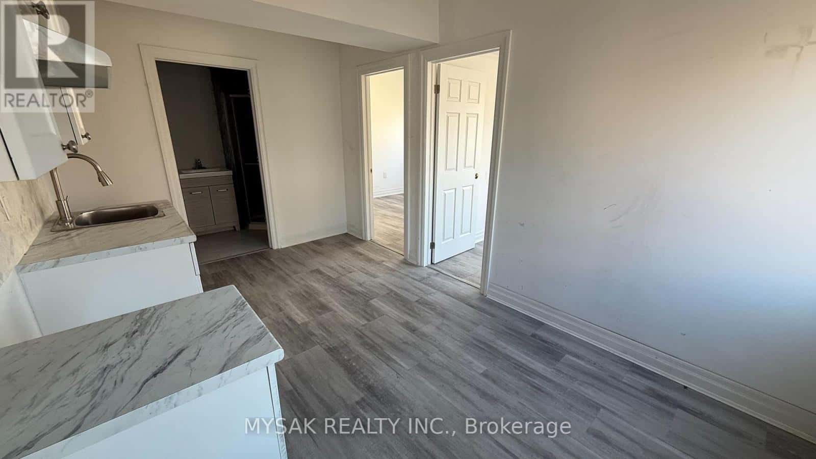 7 KING STREET — St. Catharines (Downtown), Ontario - Photo 3 of 20