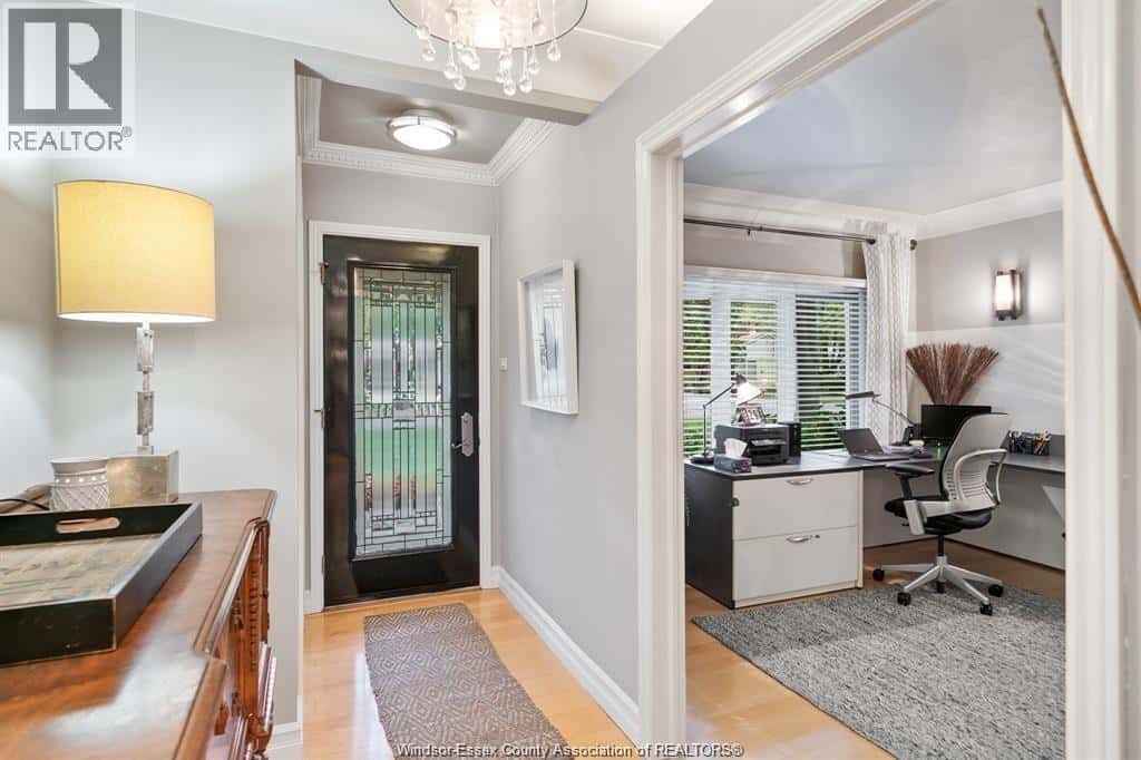 228 BURLINGTON — Tecumseh, Ontario - Photo 5 of 42