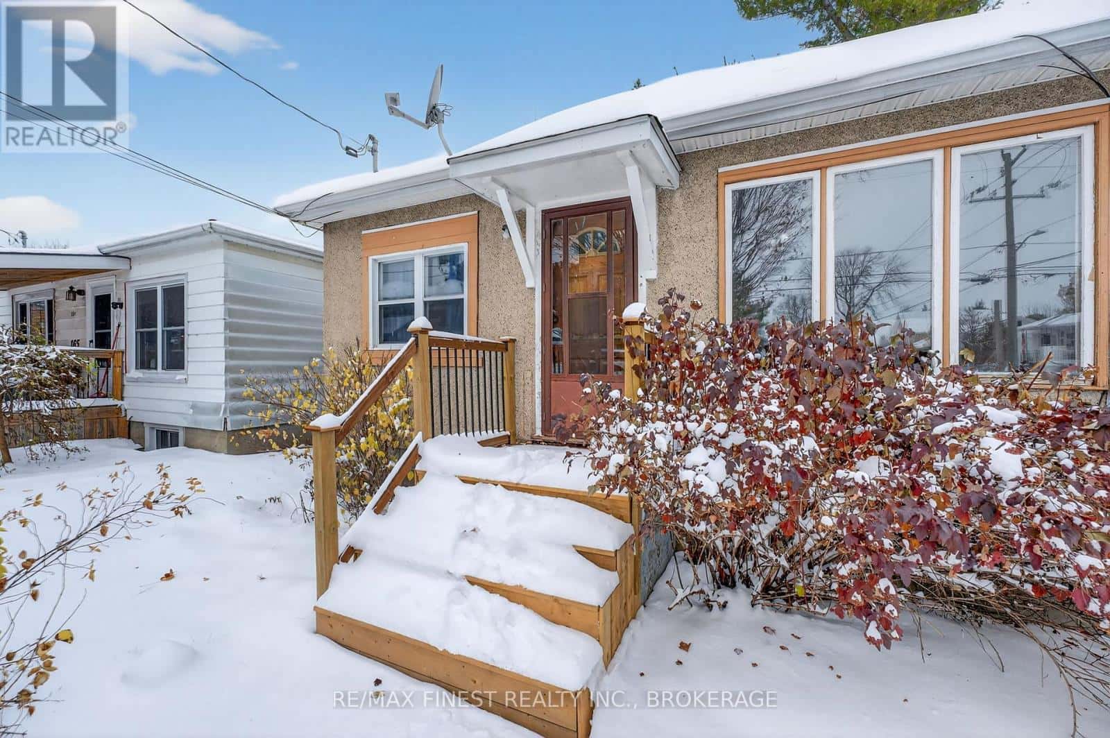 161 THOMAS STREET — Greater Napanee (Greater Napanee), Ontario - Photo 2 of 34