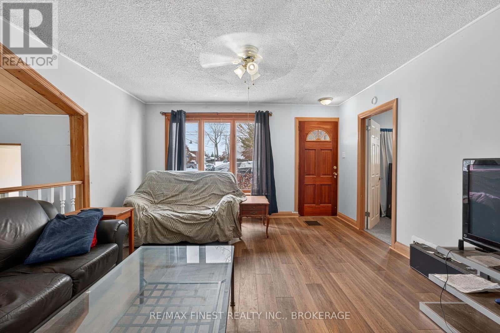 161 THOMAS STREET — Greater Napanee (Greater Napanee), Ontario - Photo 3 of 34