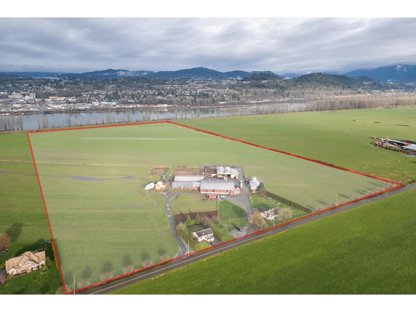 33861 SIM ROAD — Abbotsford, British Columbia - Main photo