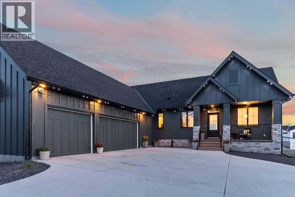 32 Monterra Landing — Rural Rocky View County, Alberta - Photo 2 of 43