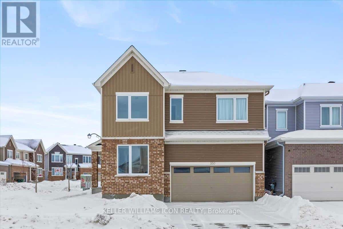 550 STURNIDAE STREET — Ottawa, Ontario - Photo 2 of 35