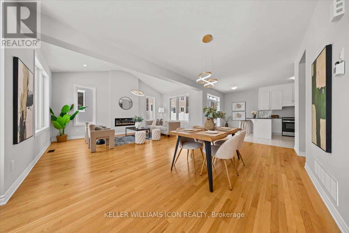 550 STURNIDAE STREET — Ottawa, Ontario - Photo 3 of 35