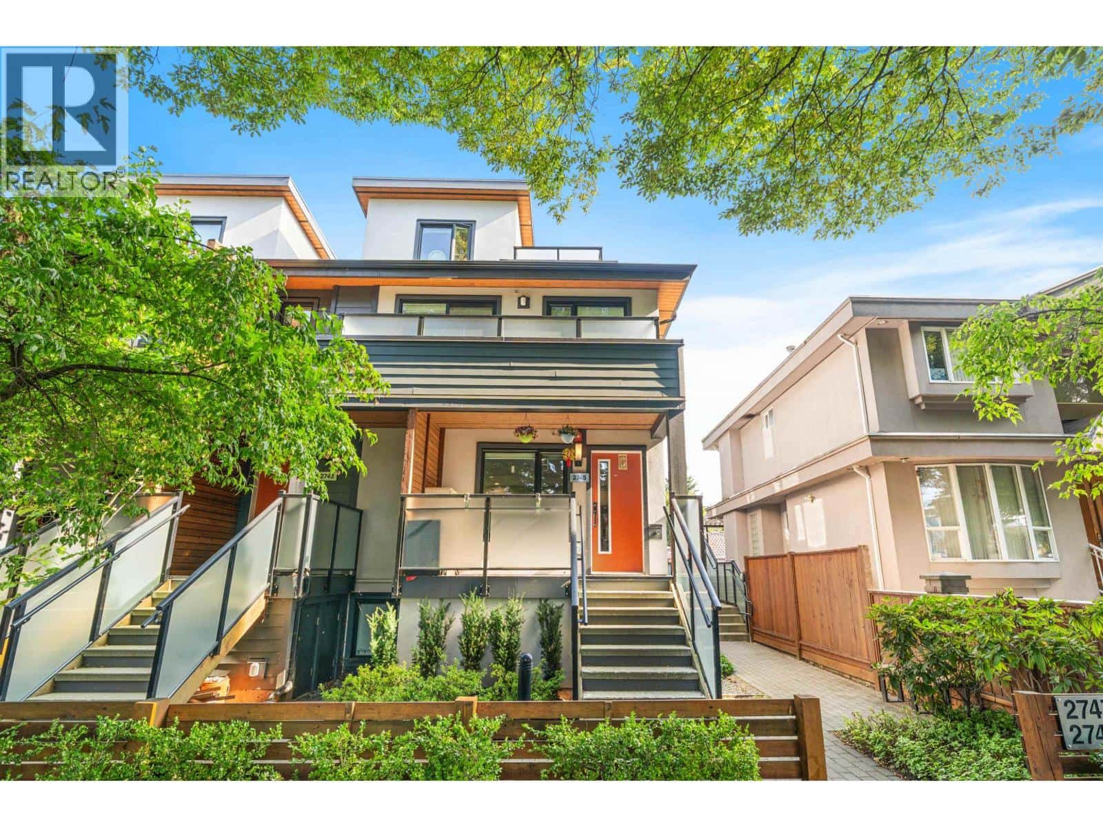 2745 WARD STREET — Vancouver, British Columbia - Photo 2 of 23