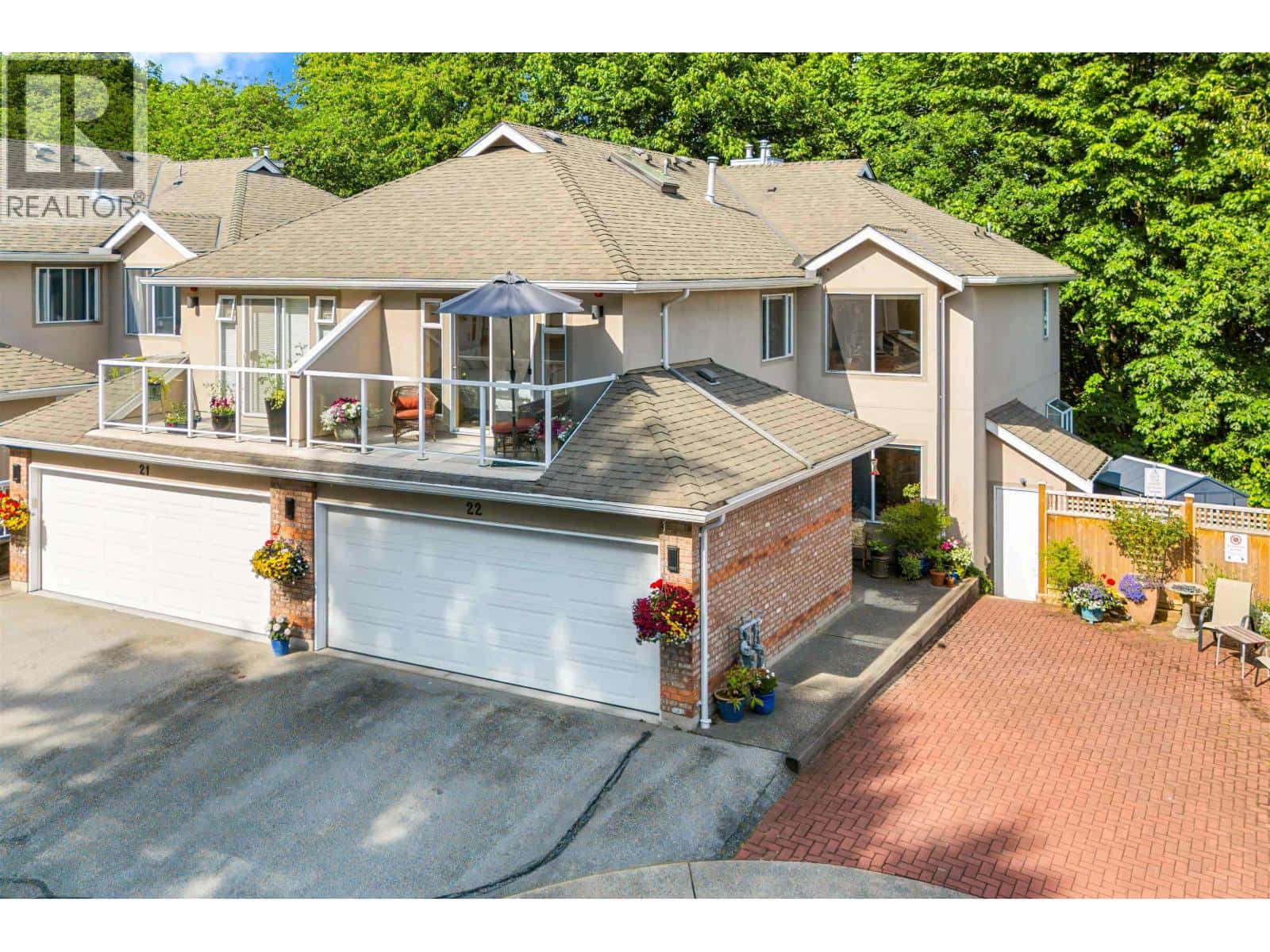 22 72 JAMIESON COURT — New Westminster, British Columbia - Photo 2 of 40