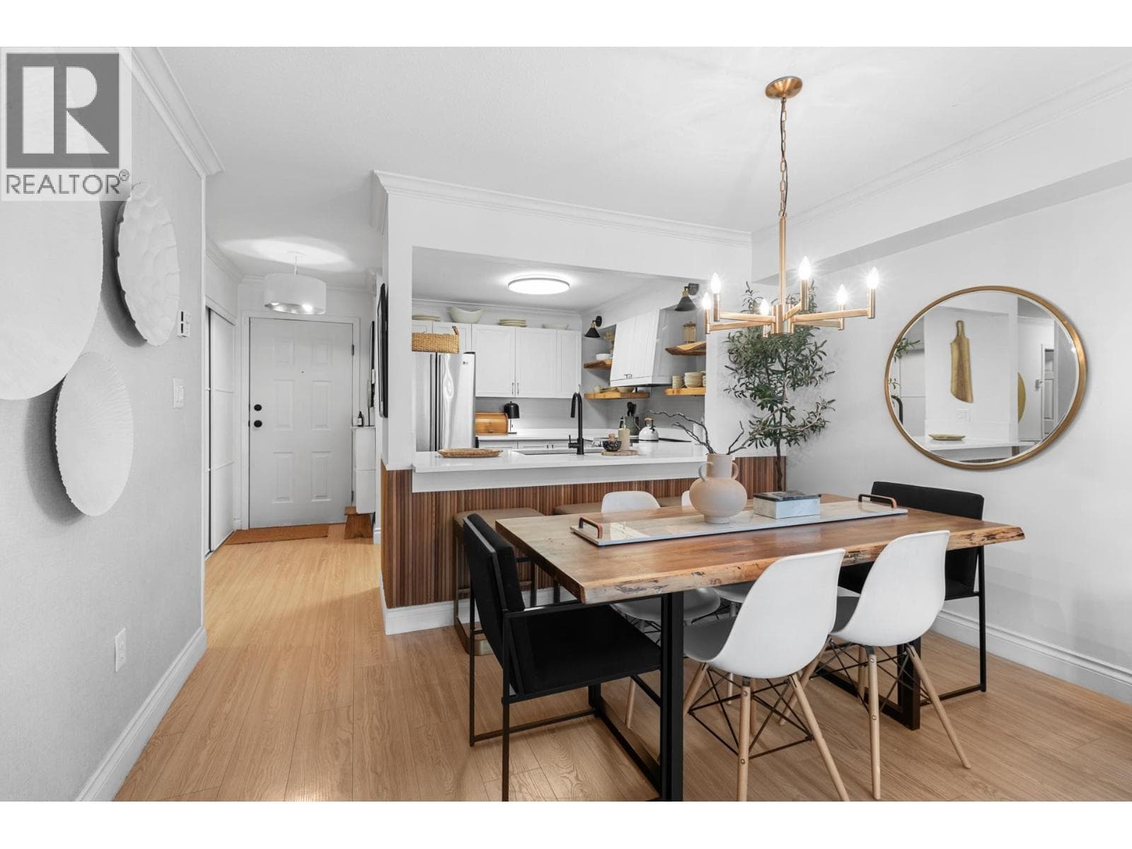 105 1199 WESTWOOD STREET — Coquitlam, British Columbia - Main photo