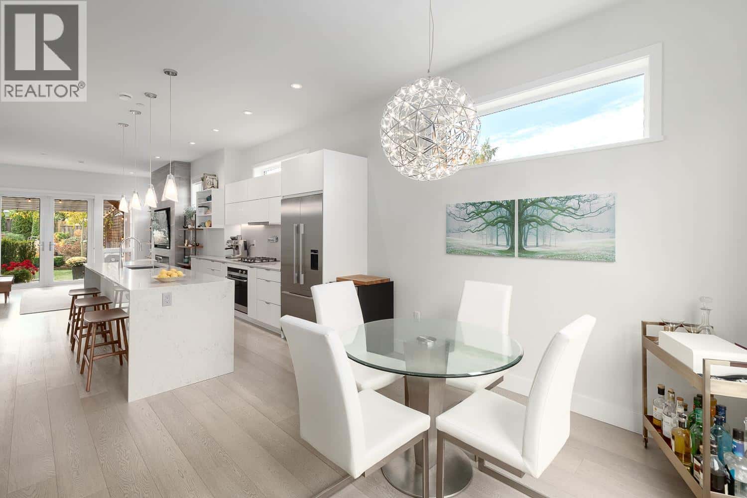 220 E 40TH AVENUE — Vancouver, British Columbia - Photo 5 of 31