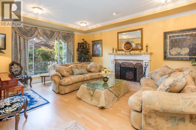 5524 CORNWALL DRIVE — Richmond, British Columbia - Photo 3 of 39