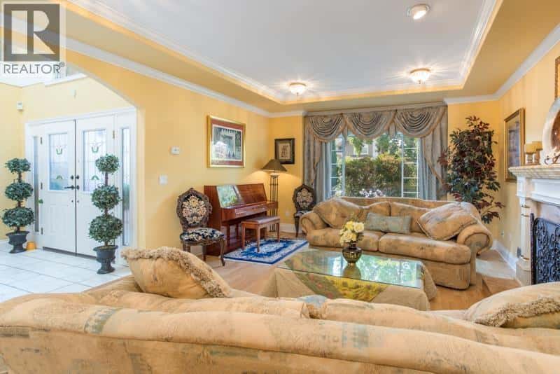 5524 CORNWALL DRIVE — Richmond, British Columbia - Photo 5 of 39