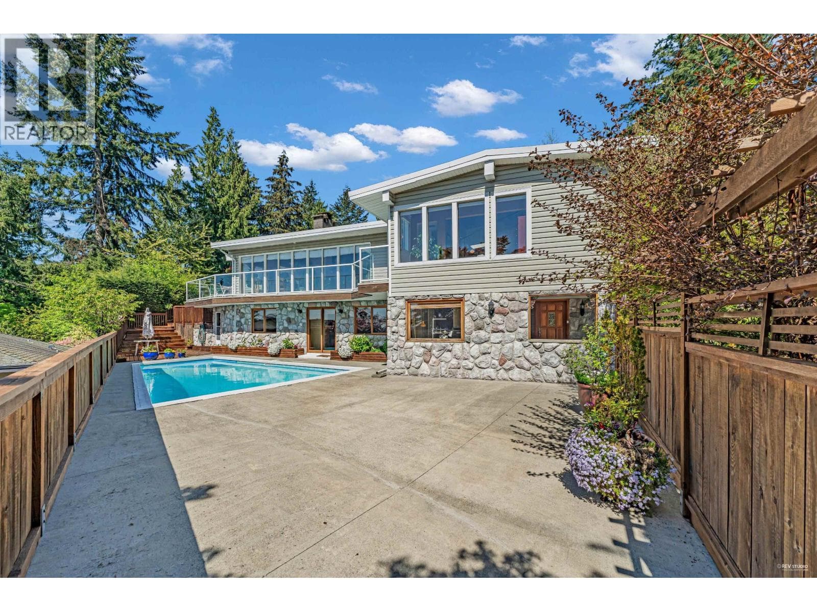 4323 VALENCIA AVENUE — North Vancouver, British Columbia - Main photo