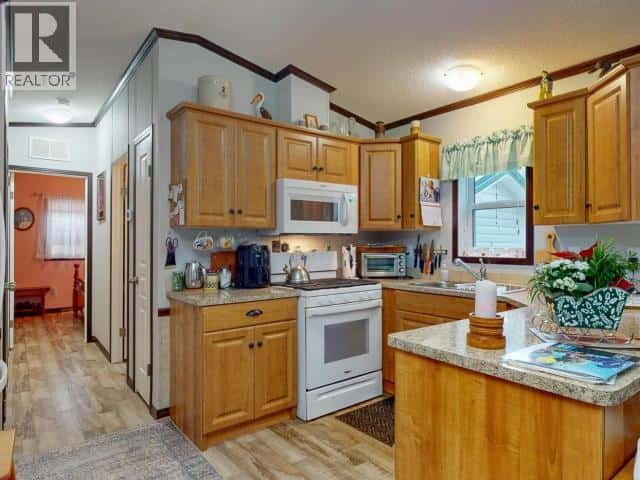 125-8430 SPRINGBROOK ROAD — Powell River, British Columbia - Photo 2 of 39