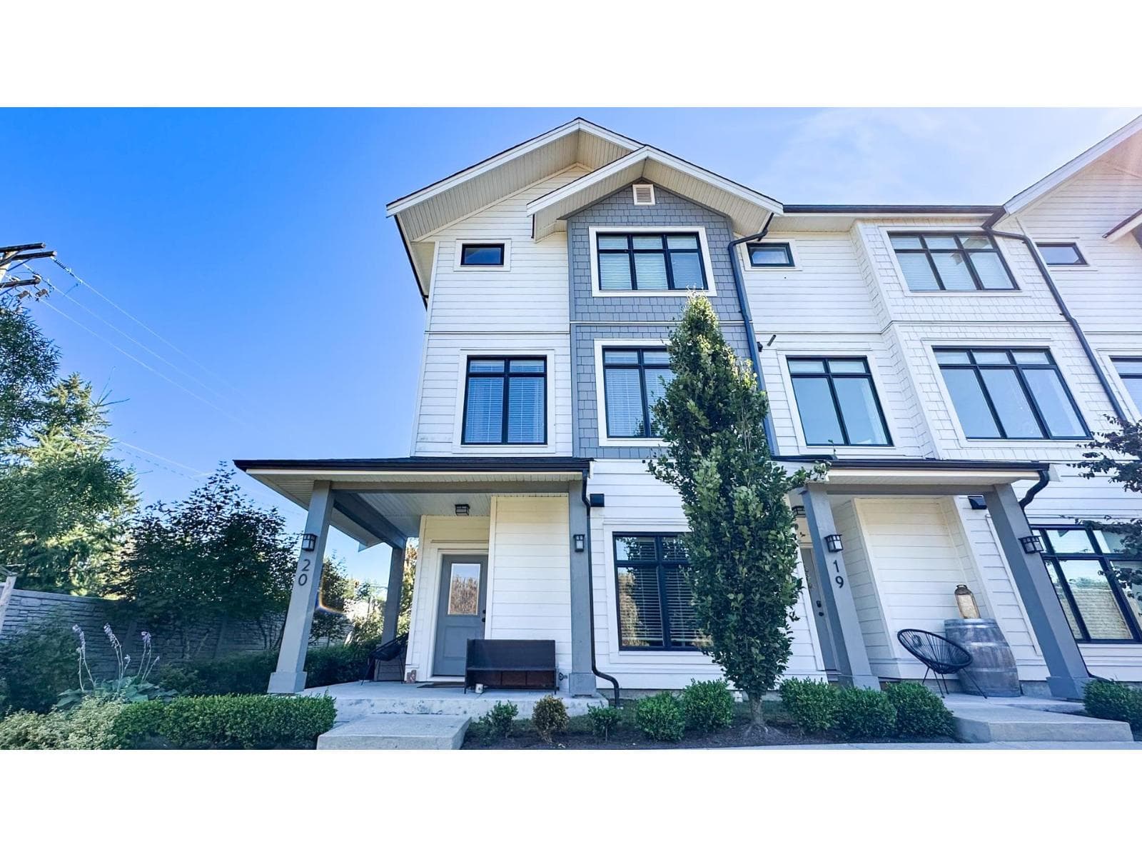 20 17557 100 AVENUE — Surrey, British Columbia - Main photo