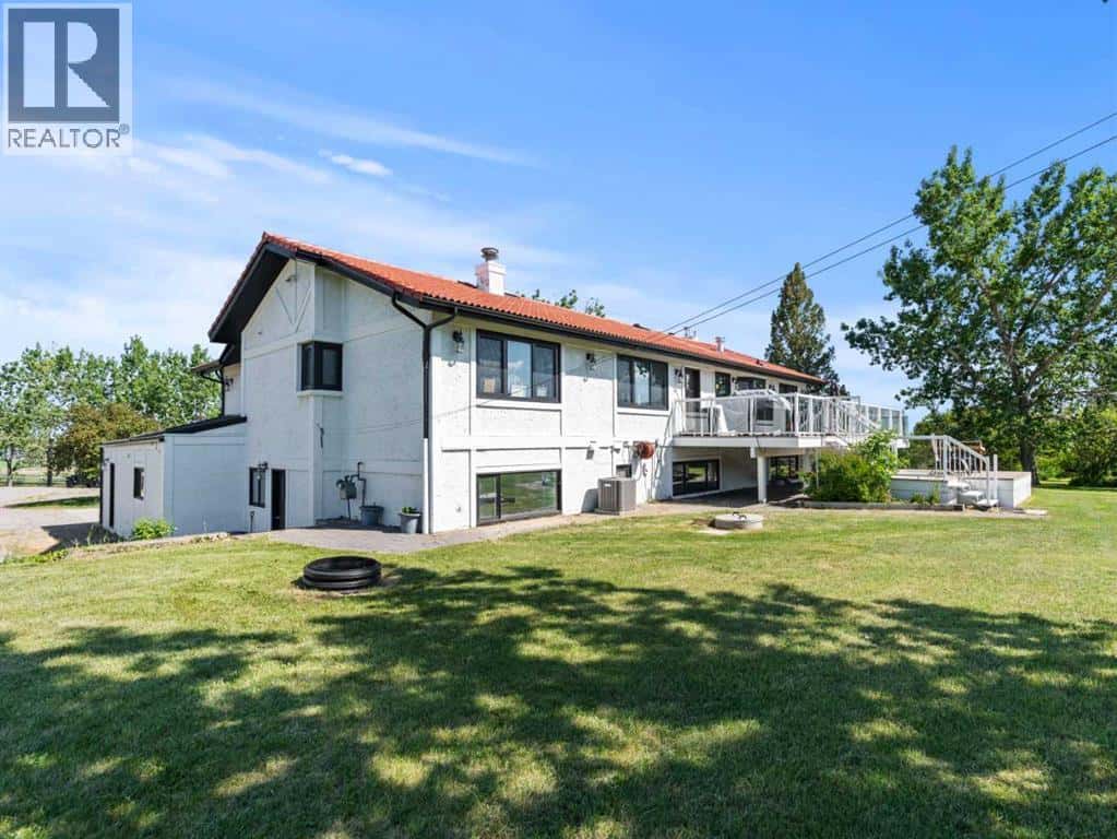 434205 32 Street E — Rural Foothills County, Alberta - Photo 5 of 48