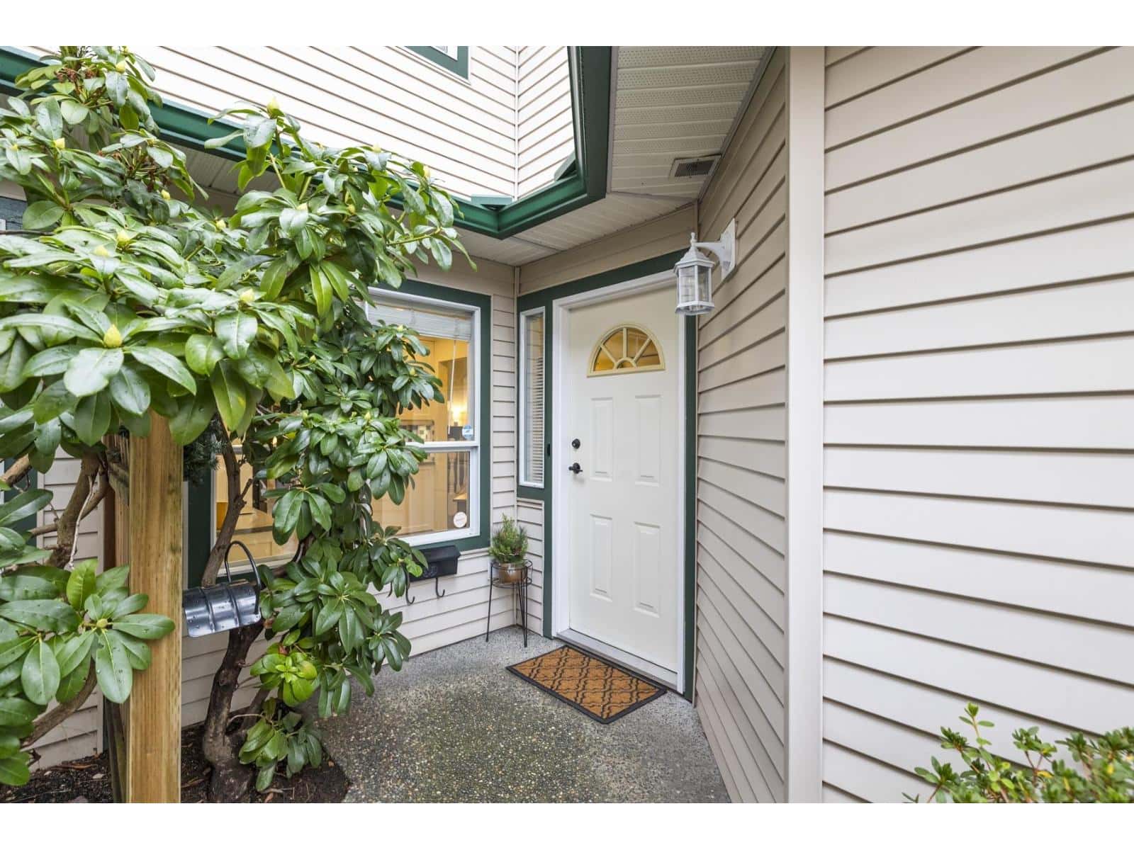 109 10250 155A STREET — Surrey, British Columbia - Photo 3 of 40