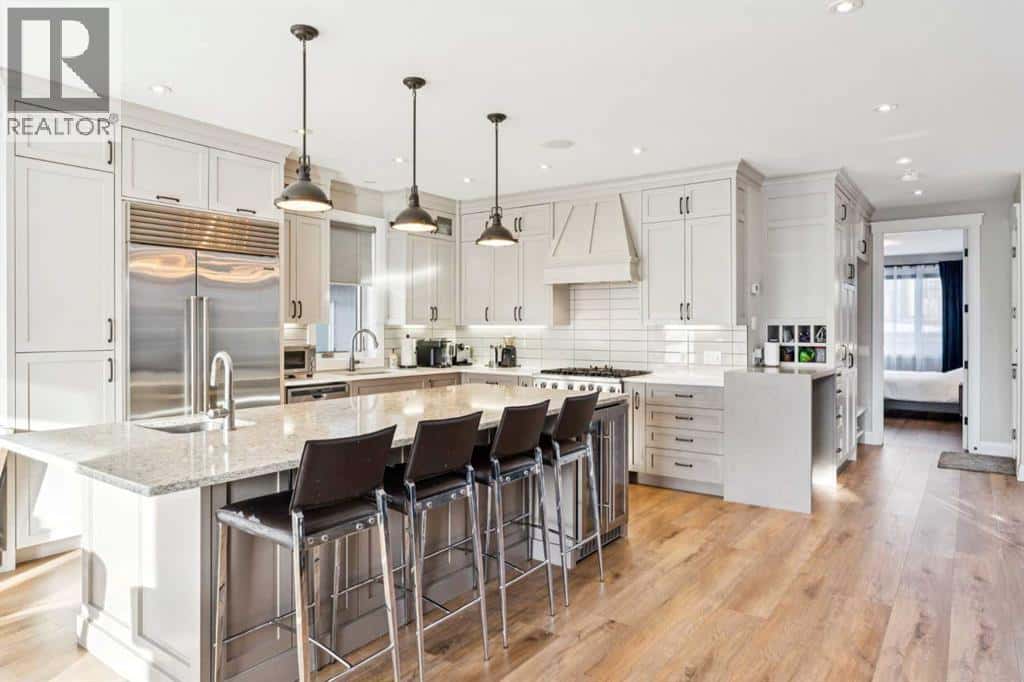 1636 Acton Avenue SW — Calgary, Alberta - Photo 5 of 40