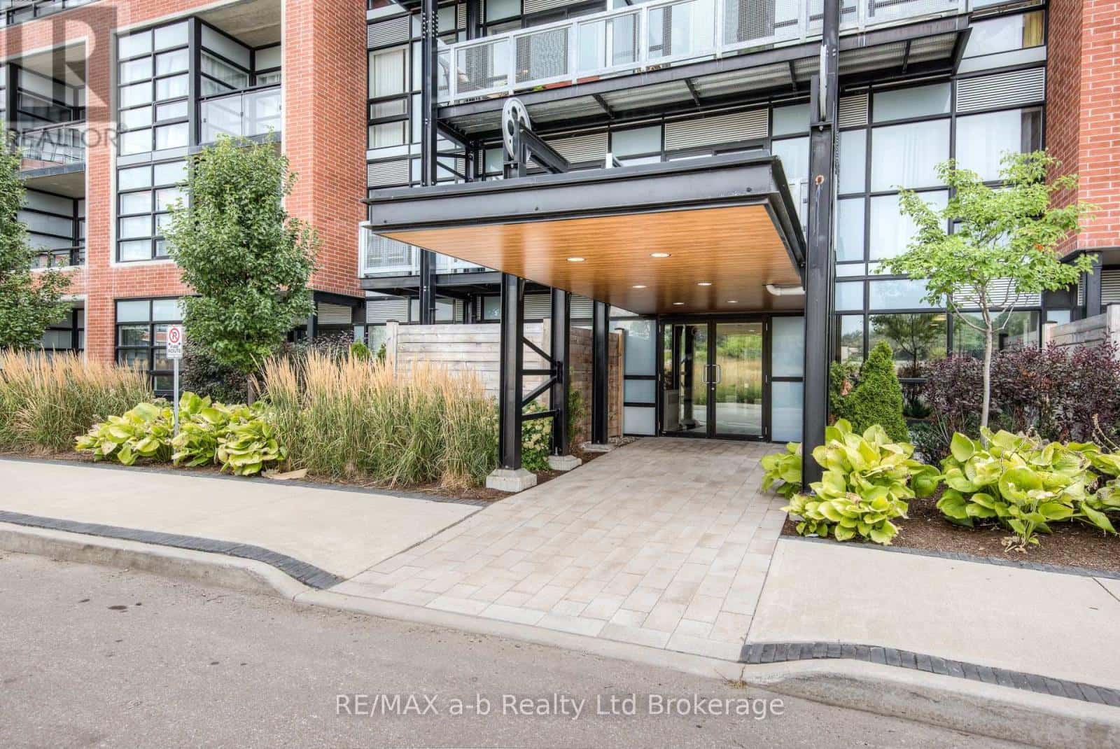 415 - 155 ST LEGER STREET — Kitchener, Ontario - Photo 2 of 49