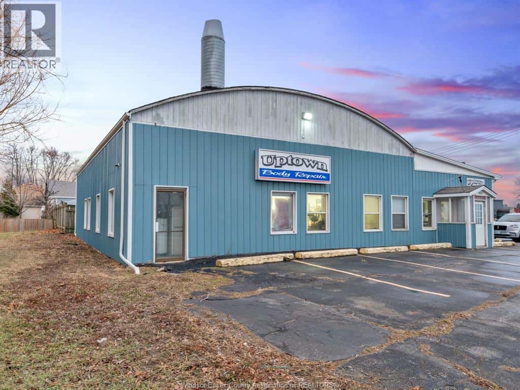 465 FRONT ROAD North — Amherstburg, Ontario - Photo 3 of 50